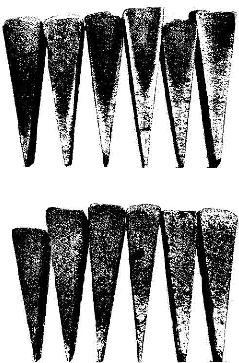 Вид излома клиньев в зависимости от материала формы и содержания кремния в чугуне